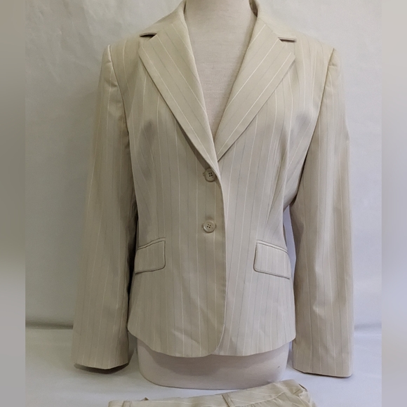 Antonio Melani Pinstripe Two Piece Pant Suit - Picture 16 of 16